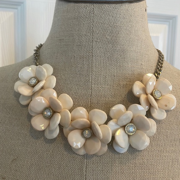 Floral ivory statement necklace gold